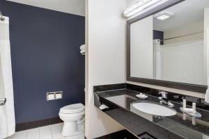 Koupelna v ubytování Fairfield Inn & Suites by Marriott Houston Conroe