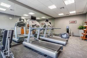 Fitness centrum a/nebo fitness zařízení v ubytování Fairfield Inn & Suites by Marriott Houston Conroe