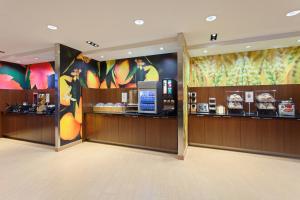 eine Ladelobby mit einem Stesteryasteryasteryasteryasteryasteryasteryasteryasteryasteryasterja in der Unterkunft Fairfield Inn & Suites by Marriott Tucumcari in Tucumcari