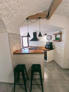 Kuchyňa alebo kuchynka v ubytovaní La Madriguera Eco Caves