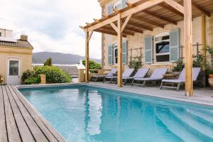Auberge Burgundy Boutique Hotel & Spa内部或周边的泳池