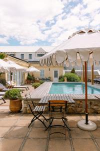 Auberge Burgundy Boutique Hotel & Spa内部或周边的泳池