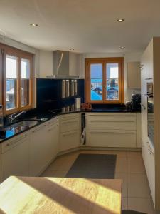 Kuchyň nebo kuchyňský kout v ubytování Zer Treichi Appartements
