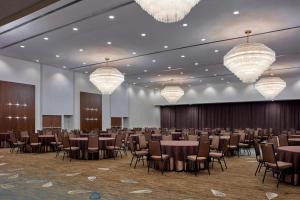 Konferenční prostory v ubytování Delta Hotels by Marriott Winnipeg + 32 fotografií