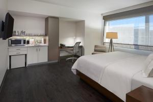 Letto o letti in una camera di Element Vaughan Southwest