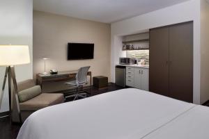 Letto o letti in una camera di Element Vaughan Southwest