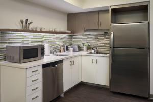 Cucina o angolo cottura di Element Vaughan Southwest