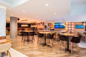 Μια τηλεόραση ή/και κέντρο ψυχαγωγίας στο Delta Hotels by Marriott St. John's Conference Centre