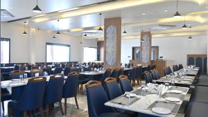 The Sky Comfort Hotel Mahi餐厅或其他用餐的地方