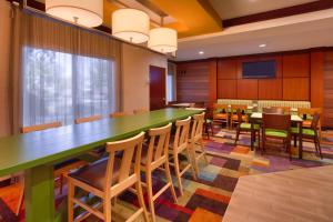 Konferenční prostory v ubytování Fairfield Inn & Suites by Marriott Yuma + 19 fotografií