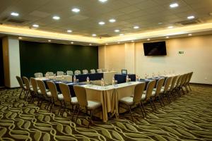 Zona business o sala conferenze di Four Points by Sheraton Queretaro Norte