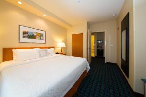 Postel nebo postele na pokoji v ubytování Fairfield Inn & Suites by Marriott Cordele + 11 fotografií