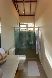 Ένα μπάνιο στο Luxury Villa Sea & River Views 5min to Pituba +71 φωτογραφίες