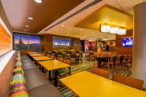 Restaurace v ubytování Fairfield Inn & Suites by Marriott Provo Orem