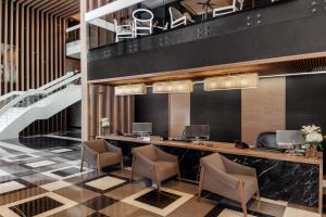 Un lugar para sentarse en Four Points by Sheraton Doha