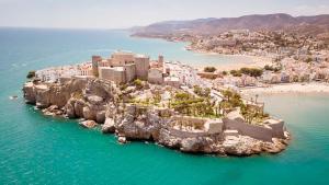 an aerial view of an island in the ocean at Haus Alegria mit Traumblick in Peniscola