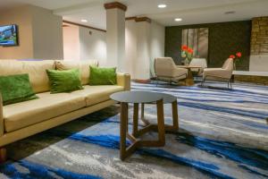 Khu vực ghế ngồi tại Fairfield Inn by Marriott Hazleton