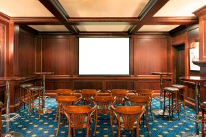 Zona business o sala de conferencias en Four Points by Sheraton Bur Dubai