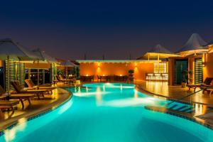 Piscina en o cerca de Four Points by Sheraton Bur Dubai