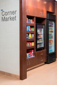Supermarket nebo jiné obchody v  hotelu nebo okolí