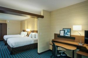 Postel nebo postele na pokoji v ubytování Fairfield Inn & Suites by Marriott Tacoma DuPont