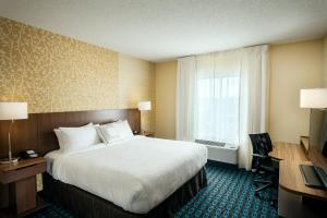 Postel nebo postele na pokoji v ubytování Fairfield Inn & Suites by Marriott Tacoma DuPont