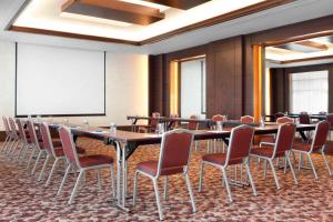 Viðskiptasvæði og/eða fundarherbergi á Four Points By Sheraton Le Verdun