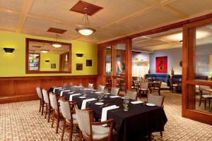 Restaurace v ubytování Four Points by Sheraton Bakersfield