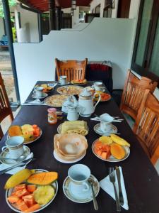 Đồ ăn tại/gần nhà khách