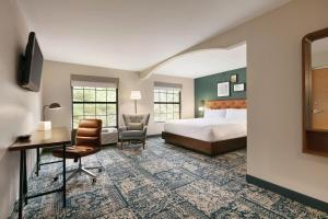 Gallery image of Four Points by Sheraton Raleigh Arena in Raleigh +25 photos