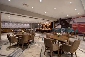 Posezení v ubytování Four Points by Sheraton Boston Newton