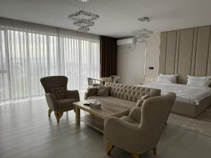 Posezení v ubytování Aram Hotel + 37 fotografií