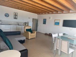 Vivienda Vacacional Casa Lina的厨房或小厨房