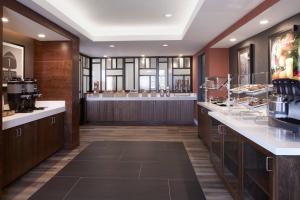Kuchyň nebo kuchyňský kout v ubytování Fairfield Inn & Suites By Marriott Camarillo