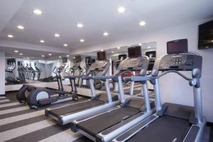 Fitness centrum a/nebo fitness zařízení v ubytování Fairfield Inn & Suites By Marriott Camarillo