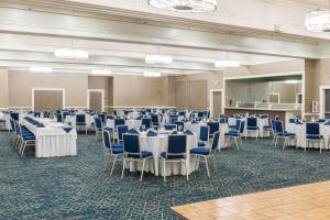 Restaurace v ubytování Four Points by Sheraton Eastham Cape Cod