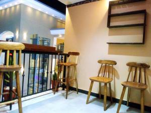 Posezení v ubytování EQUATOR SUITES -KAMPALA -Ivory Mall -Bunga Gaba Road