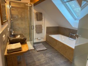 Baðherbergi á Ferienwohnung Unsere Mühle