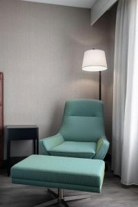 Posezení v ubytování Four Points by Sheraton - San Francisco Airport