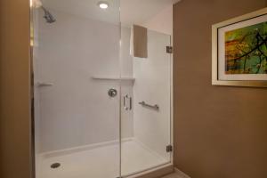 Baðherbergi á Fairfield Inn & Suites by Marriott Washington