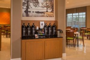 Kaffi- og teaðstaða á Fairfield Inn & Suites by Marriott Washington