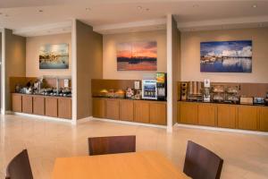 Kaffi- og teaðstaða á Fairfield Inn & Suites by Marriott Washington