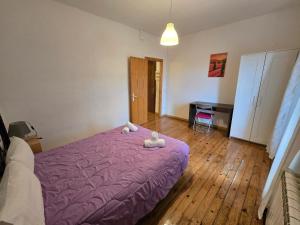 A bed or beds in a room at Spacious apartment in Bellver de Cerdanya 150 m² with balcony
