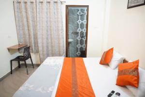 Postel nebo postele na pokoji v ubytování Kashi Paradise Stay by visitkashi