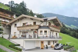 Nespecifikovaný výhled na hory nebo výhled na hory při pohledu z apartmánu