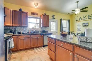 Billede fra billedgalleriet på The Hill-Ton - Lake View, Across from 1215 Launch i Zwolle