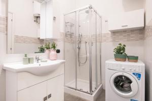 Kúpeľňa v ubytovaní Cozy apartament in Piazza 5 Giornate by Easylife + 22 fotografií