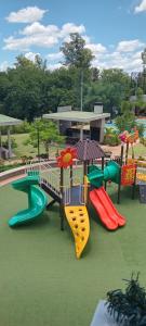Area permainan anak di Complejo Altamira Aeropuerto