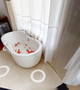 Koupelna v ubytování Pho Nui Hotel