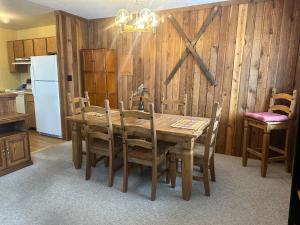 Køkken eller tekøkken på Hummingbird Hollow